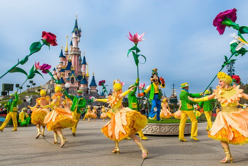 Cultural trip to Paris & Disneyland Paris by coach: 4 days, 3 nights