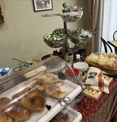 Food and Dining - Hotel Dina