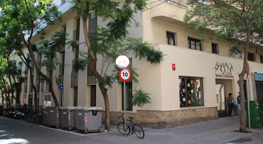 Hostel-exterior-Barcelona-Sport-Hostel-2.jpg