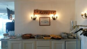 Hotel-Ripetta-Buffet-photo-300x169-2.jpg
