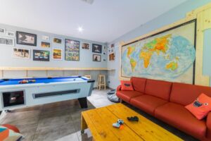 OK-Hostel-Madrid-games-room-300x200-3.jpg
