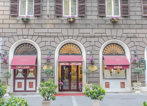 Outside 2 - Hotel Dina