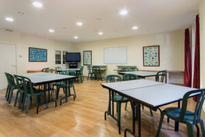 l_classroom-300x200-2.jpg