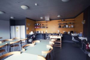 l_img32026-shared-kitchen-reykjavik-city-hostel-iceland-300x200-2.jpg