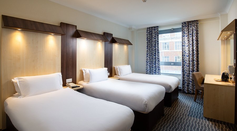 Royal National Hotel - Bedroom 2