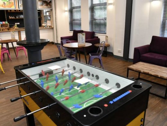 YHA Thameside London - games room