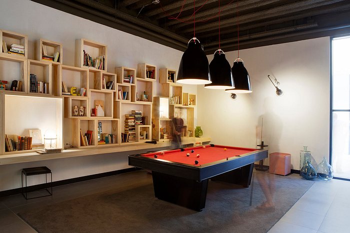 TOC Hostel Barcelona - games room