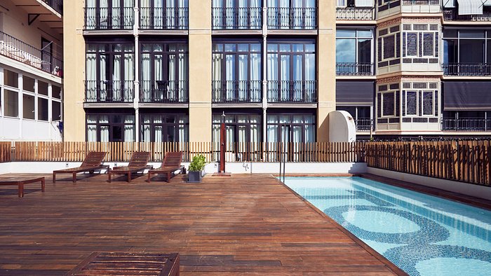 toc-hostel-barcelona - swimming pool