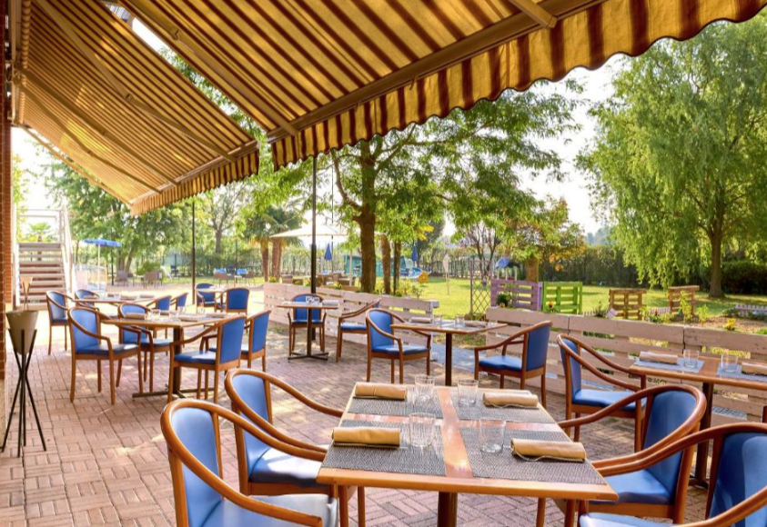 Novotel Torino Corso Giulio Cesare - Outside dinning